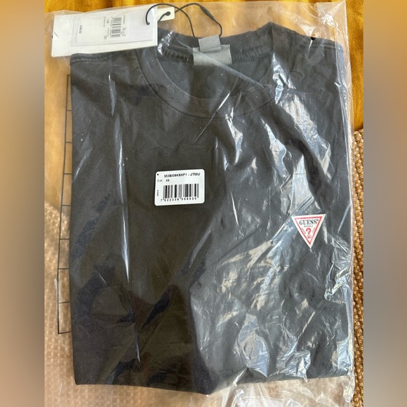 NEW Guess Originals Signature Tee Color: Jet Black Multi UNISEX - Picture 5 of 11